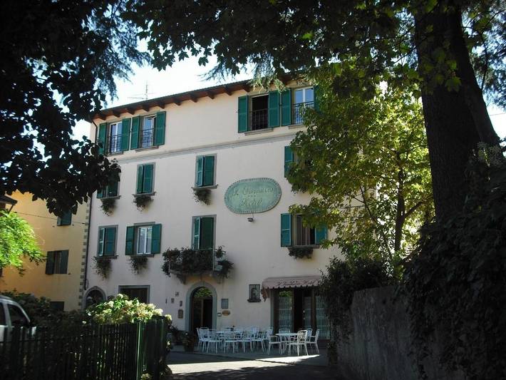 Appartamento per 4 persone, con Terrazza e Idromassaggio nonché Giardino e Piscina a Lizzano in Belvedere