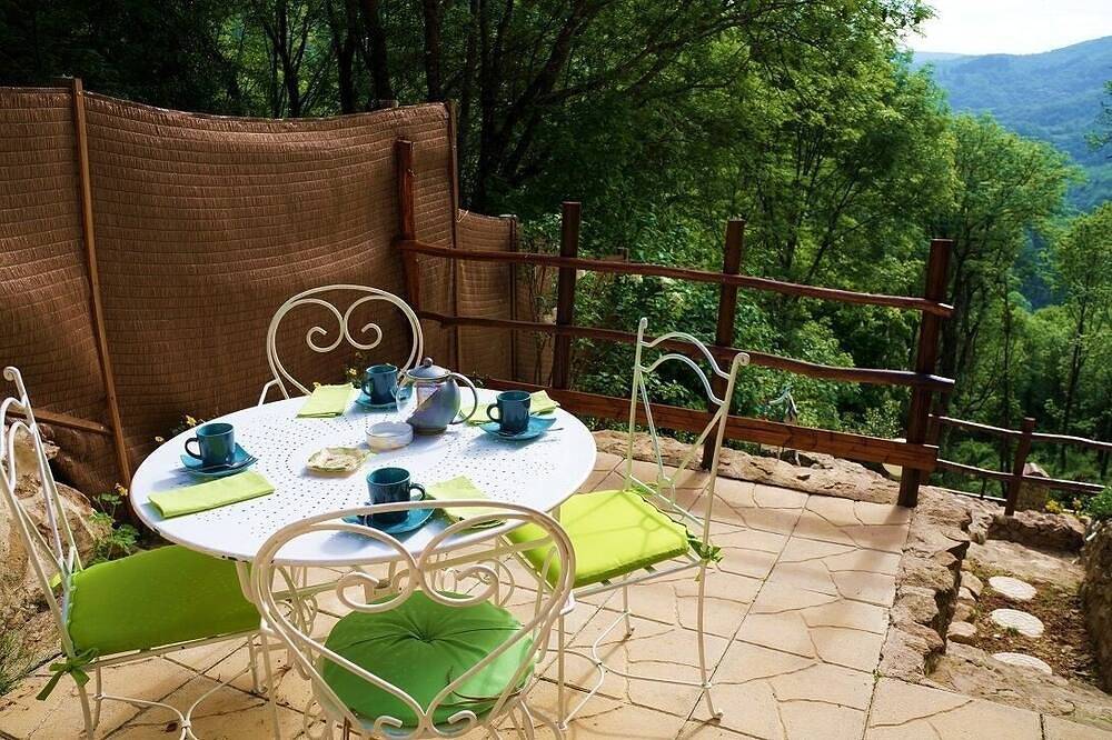 Entire apartment, The refuge of the fairies: **** cottage in the heart of the Monts d'Ardèche- Near river in Saint-Julien-du-Gua, Parc naturel régional des Monts d'Ardèche