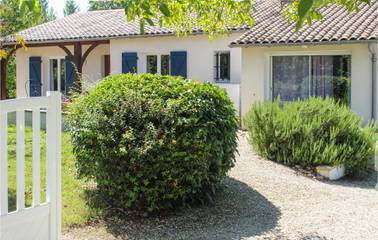 Gîte pour 6 personnes, avec piscine et terrasse dans Boulazac Isle Manoire