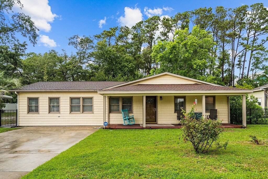 Walk to Beach • Hot Tub • Pool Table • Ideal for Long Stays in Oak Island (NC), Brunswick County