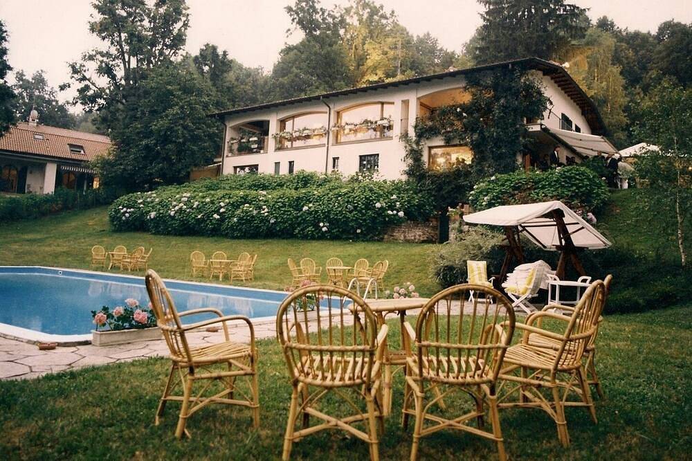 Komfortable Villa mit privatem Pool und großem Garten, in der Nähe von Como und Mailand in Montorfano, Brianza
