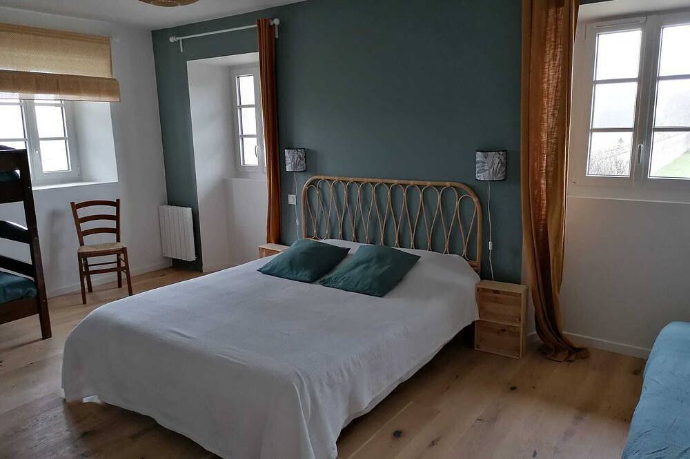 La Maison du Jardin, gîte 25 personnes in Ville-Saint-Jacques, Seine-et-Marne