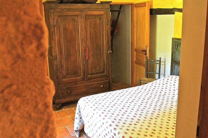 Location de vacances pour 6 personnes, avec terrasse et jardin à La Chapelle-Aubareil - 2