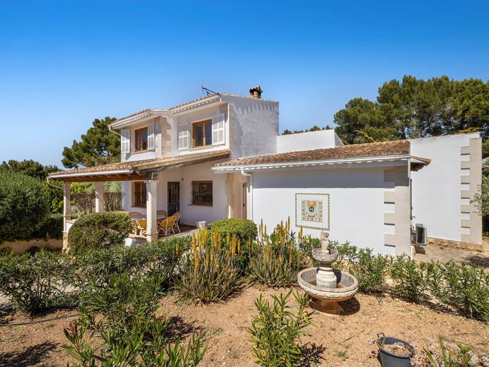 Ferienhaus für 6 Personen, mit Terrasse und Garten sowie Pool in Santa Ponsa