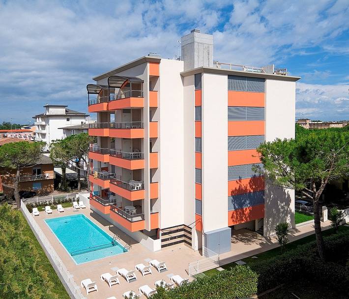 Ferienwohnung für 4 Personen, mit Pool und Balkon in Bibione - 2