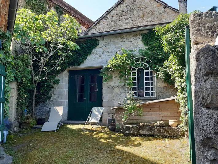 Location de vacances pour 6 personnes, avec Terrasse à La Bachellerie