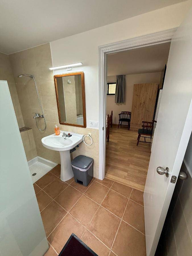 Apartamento de férias inteiro, Double Room with Shared Bathroom in Vigo, Costa de Galicia