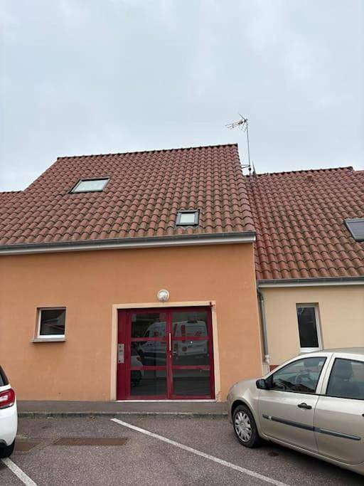 Appartement entier, One-Bedroom Apartment in Digoin, Région de Charolles