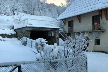 Gîte pour 6 personnes, avec jardin à Saint-Colomban-des-Villards
