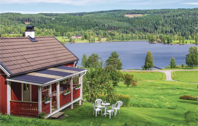 Vakantiehuis voor 3 personen, met Terras en Uitzicht op het meer in Värmland