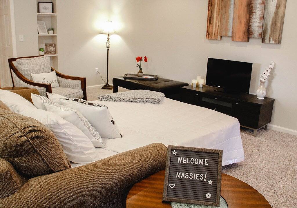 Ganze Wohnung, Golden Maple Homestay; 2 Schlafzimmer Apt. Downtown Floyd in Blue Ridge Parkway, Floyd County