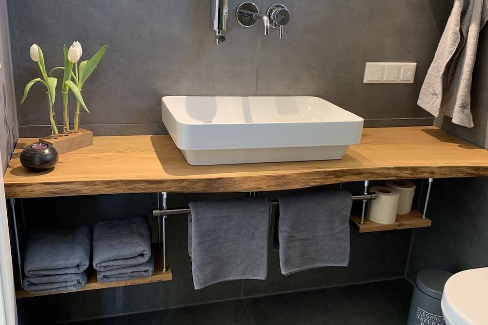 Neues, modernes Ferienhaus mit Traumblick im Grünen in Mücke, Vogelsberg Region