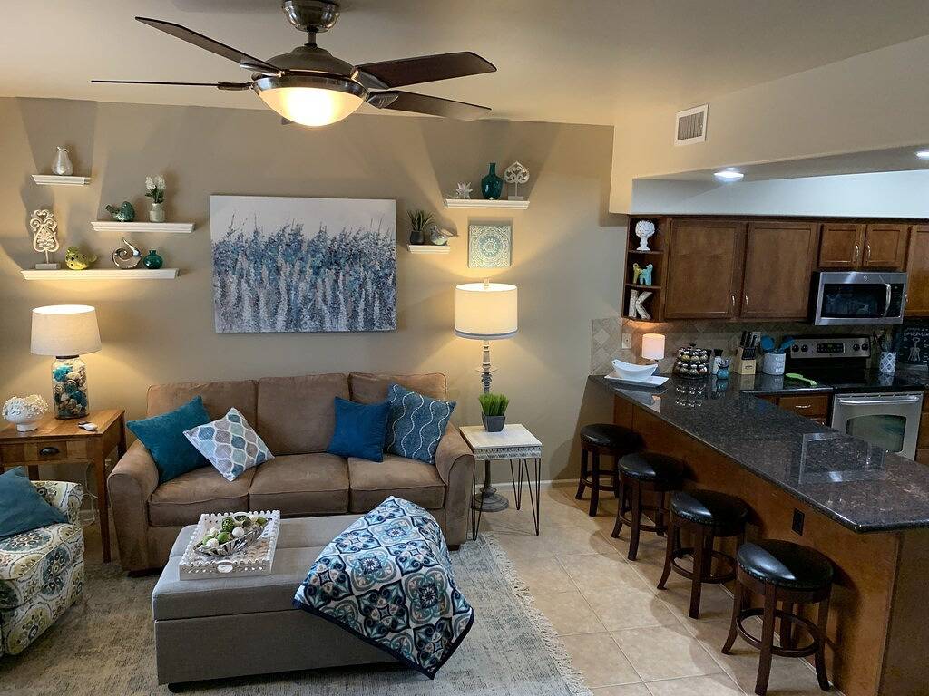 Luxuriöses, geräumiges Stadthaus in Sedona - Spektakuläre Aussichten / Minuten von den Sehenswürdigkeiten entfernt! in Oak Creek, Oak Creek Canyon