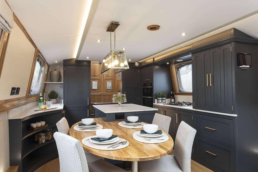 Moonrooms - Luxus Wohnschiff in Berlin mit Dachterrasse und Seeblick in Berlin Wilhelmstadt, Berlin