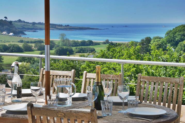 Gîte pour 8 personnes, avec terrasse et jardin, animaux acceptés