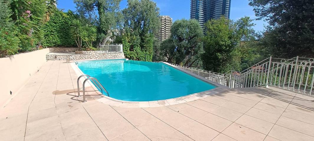 Gîte pour 4 personnes, avec piscine et balcon à Beausoleil - 4