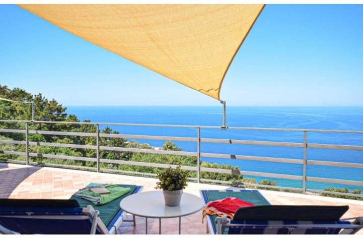 Ferienwohnung für 4 Personen, mit Ausblick und Terrasse in Castellabate