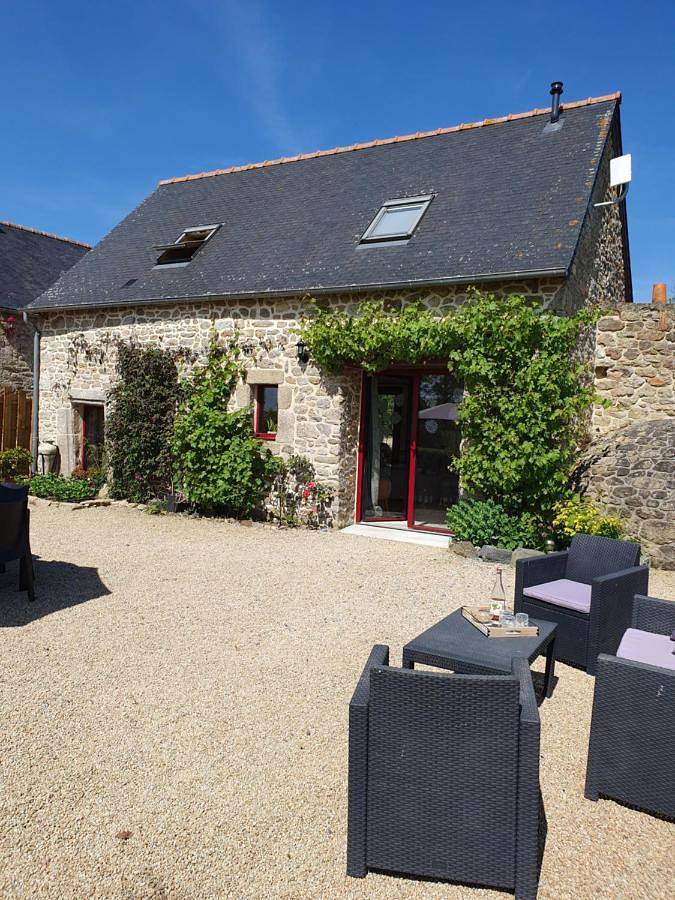 One-Bedroom House in Ploumagoar, Région de Guingamp
