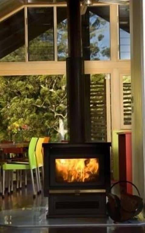 Mapleton Eco Friendly Lodge in Sunshine Coast
