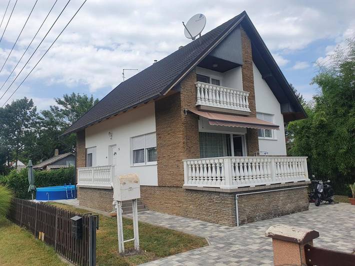 Ferienhaus für 8 Personen, mit Balkon und Terrasse sowie Garten und Ausblick