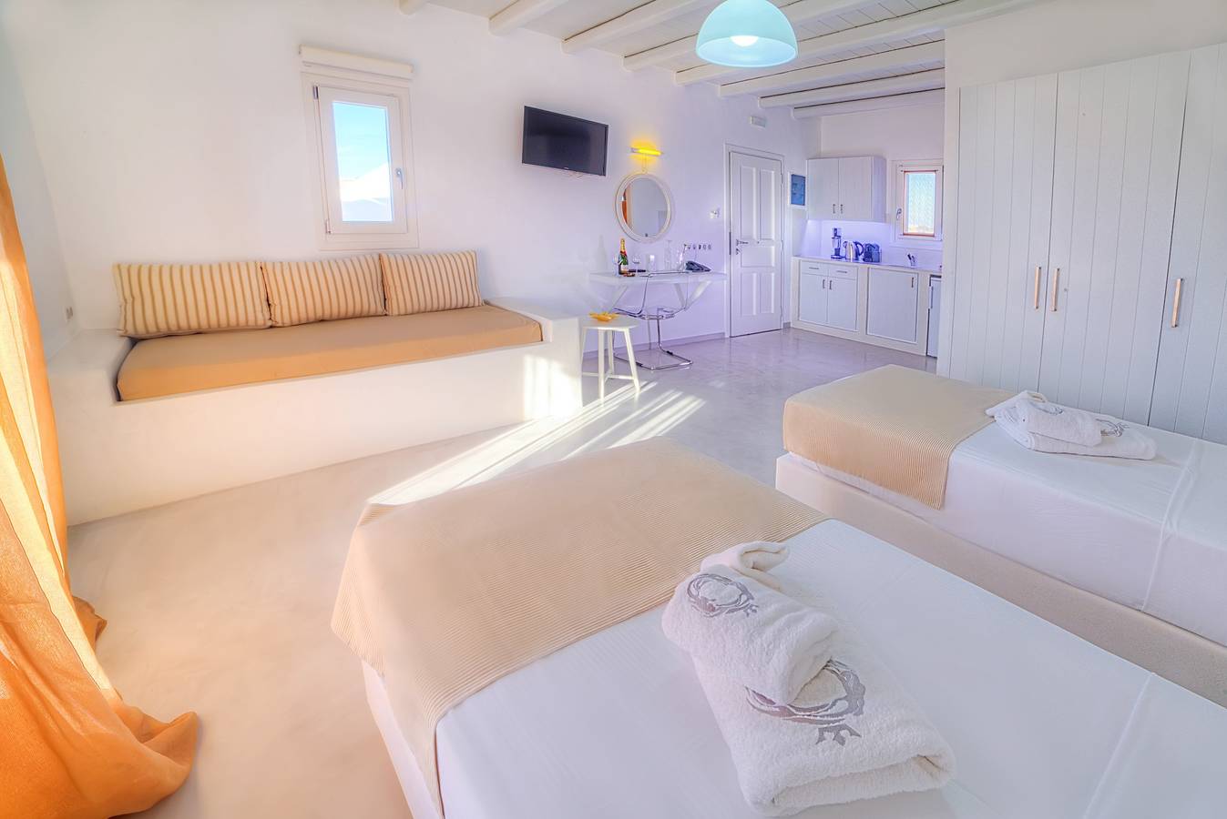 Entire studio, Villa 'Cerceis' with Private Terrace, Wi-Fi, and Air Conditioning in Koufonisia, Cyclades