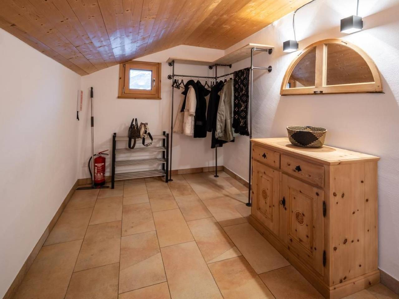 Ganze Wohnung, Chesa Sulegl - Öv inklusive in S-chanf, Sankt Moritz