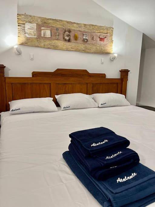 Location de vacances pour 12 personnes, avec piscine ainsi que vue et terrasse à La Capelle-et-Masmolène - 3