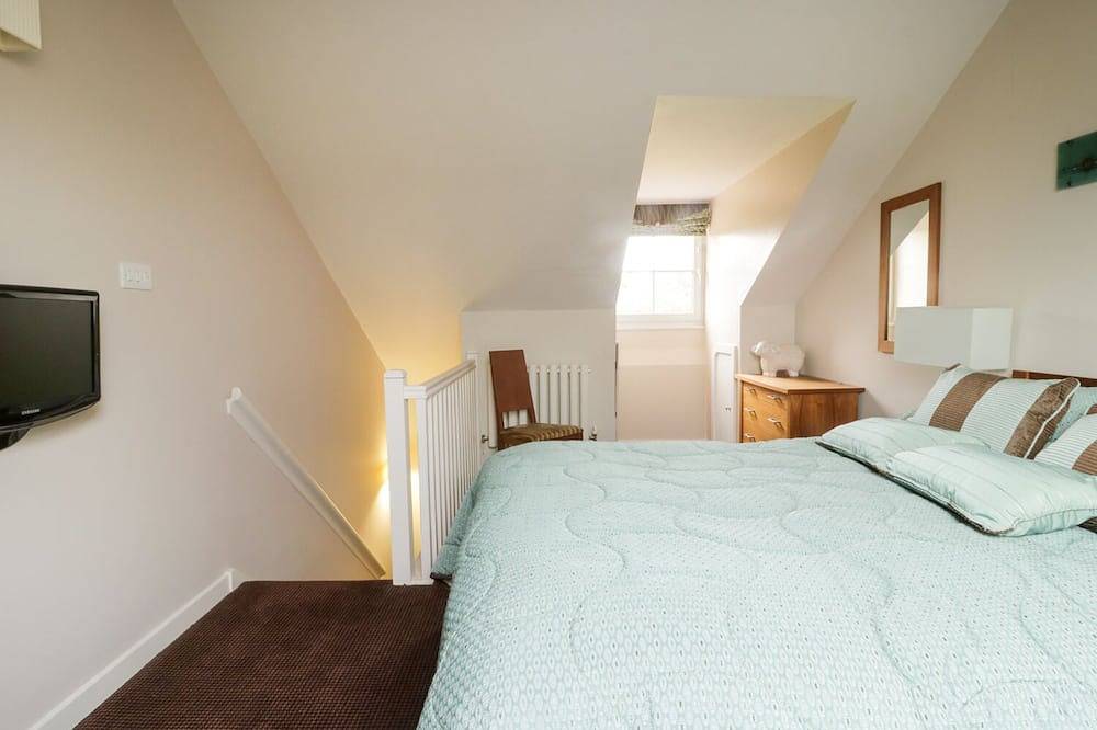 Ullswater 29, character holiday cottage, with pool in Penrith in Lake District