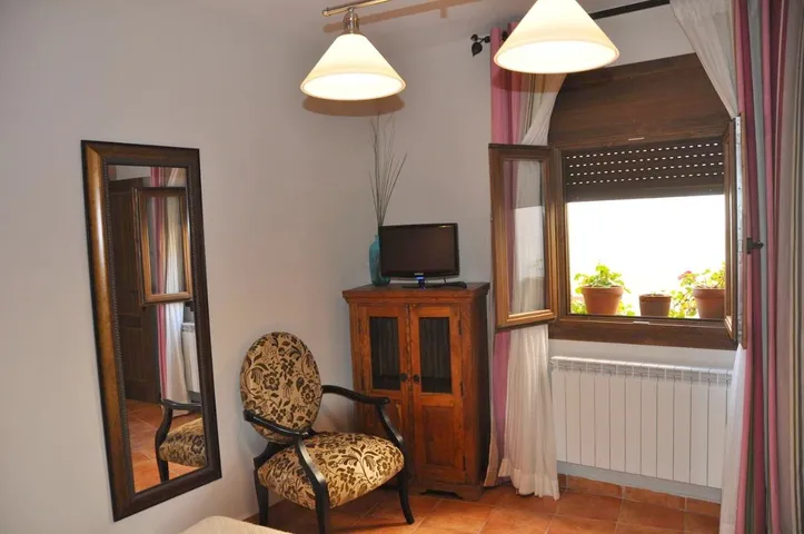 Casa rural para 5 personas, con vistas y terraza - 1