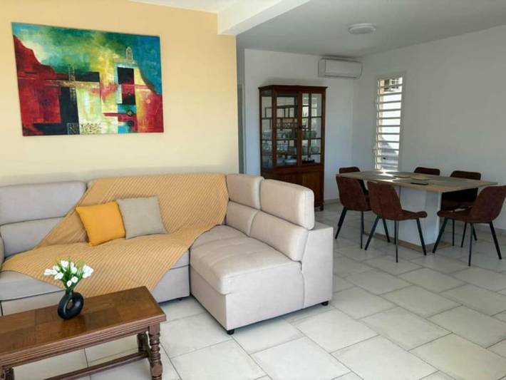 Appartement de vacances pour 6 personnes, avec terrasse et jardin