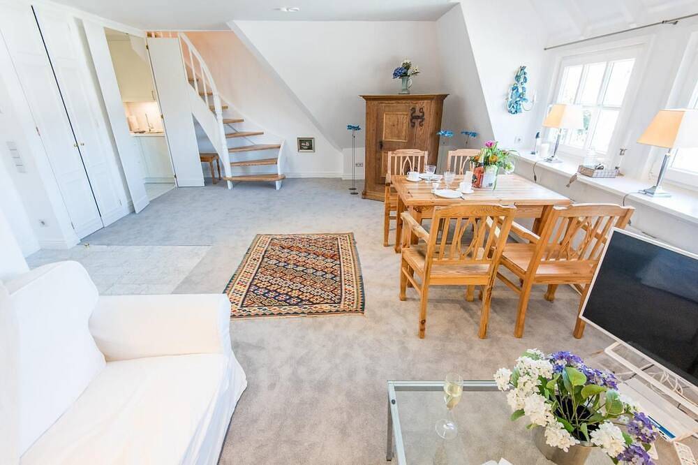 Ganze Wohnung, Haus Munkmarscher Chaussee 11, Whg. 22 - Reet. Ruhig. Garten. in Tinnum, Sylt (Gemeinde)