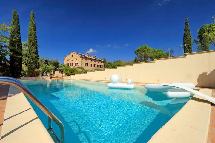 Casa vacanza per 10 persone, con Giardino e Piscina a Appignano
