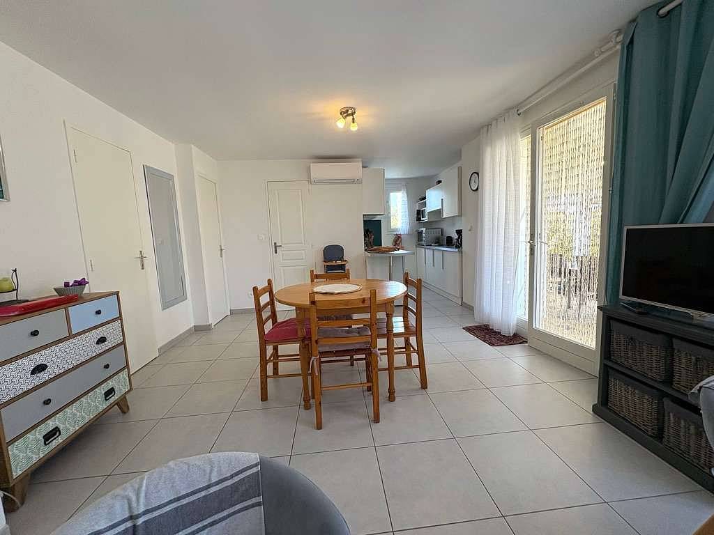 Valras-Loc - Between Beach and Pool in Vendres, Côte d'Améthyste