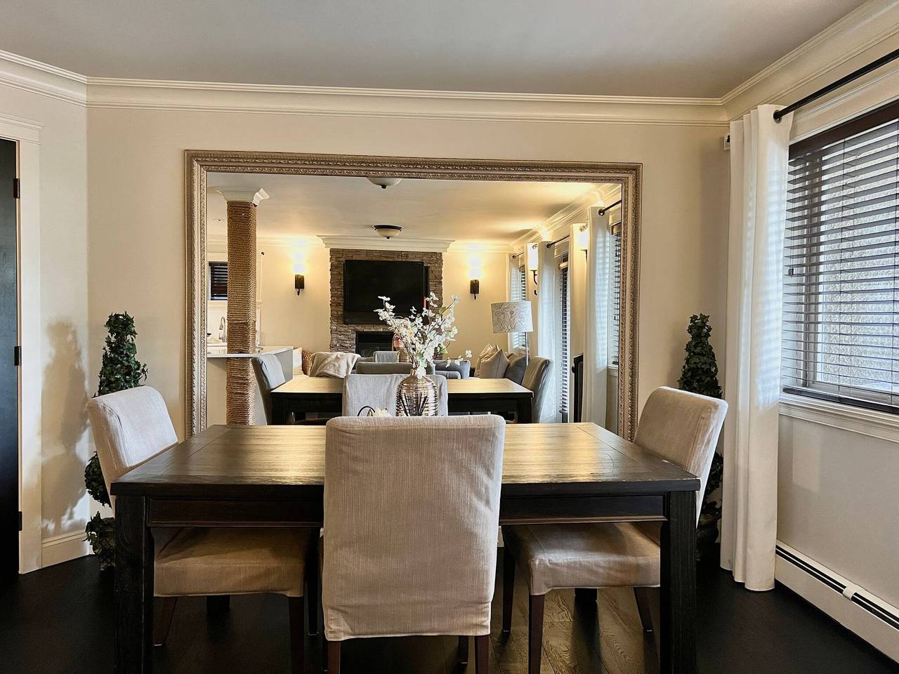 Suite privada de 1 dormitorio con sala de estar y cocina in Surrey (BC), Columbia Británica