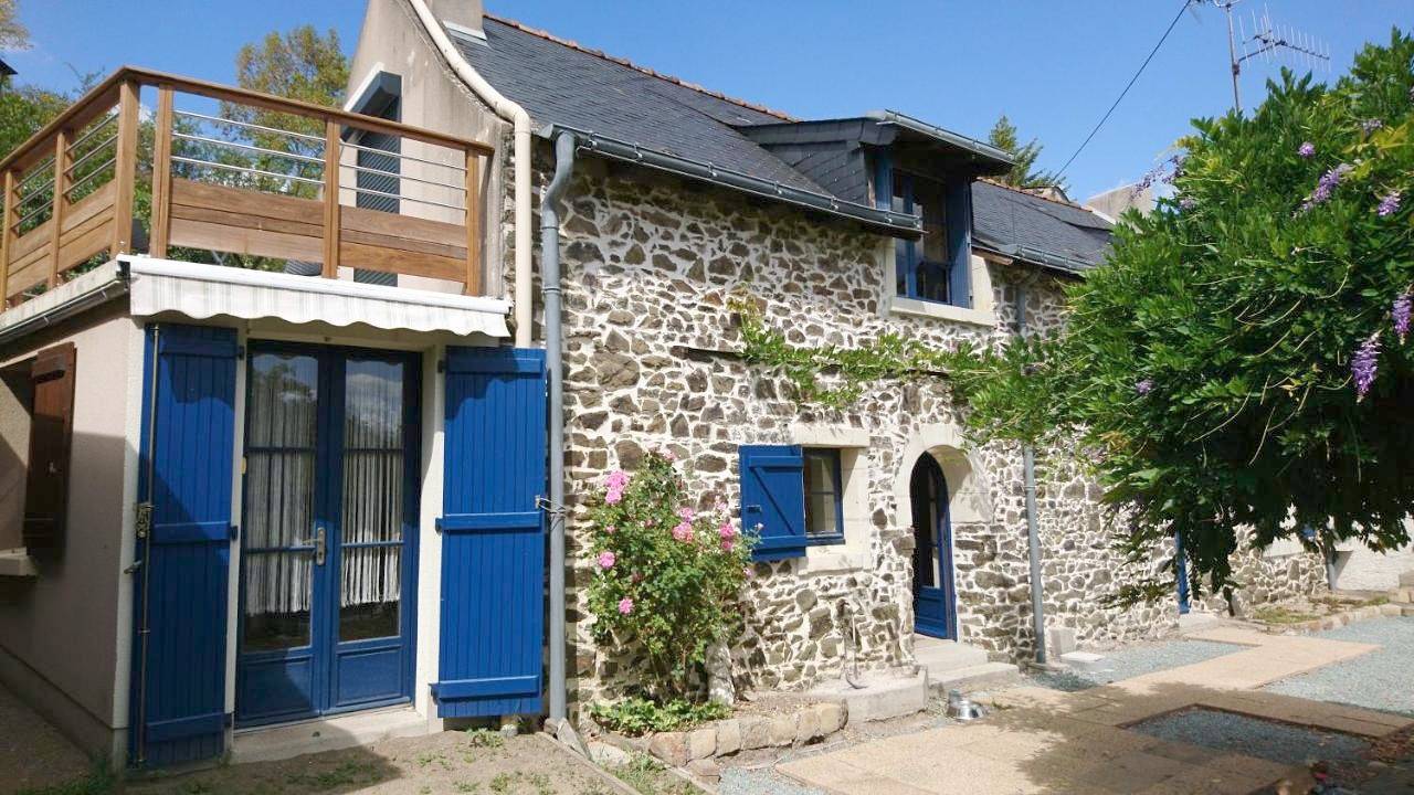 Three-Bedroom House in Mauges-sur-Loire, Région de Cholet