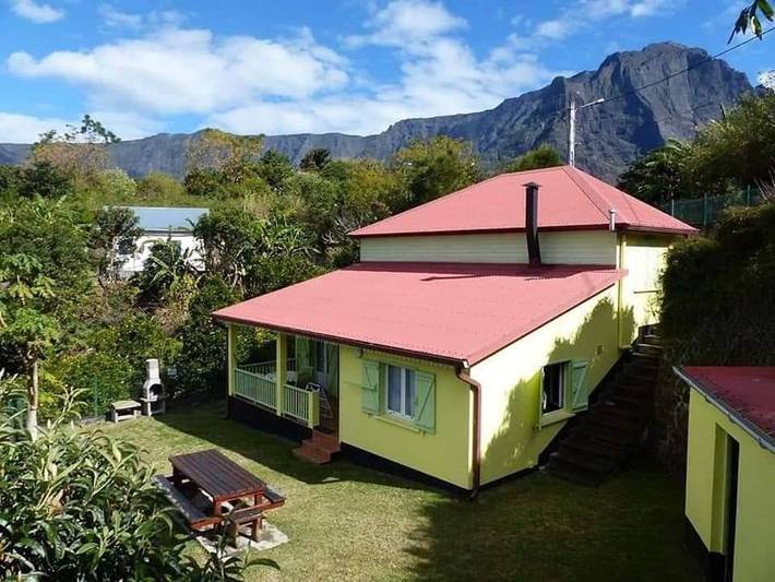 Location de vacances pour 10 personnes, avec terrasse et vue dans La Chapelle Cilaos