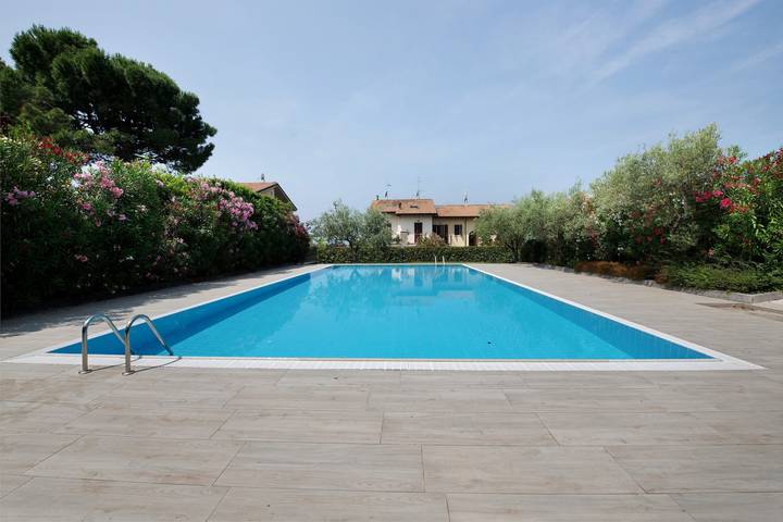 Vakantiewoning voor 5 personen, with Balkon and Tuin as well as Uitzicht op het meer in Bardolino