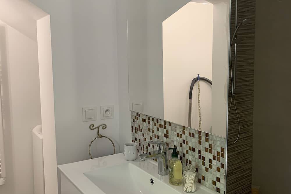 Downstairs villa in the countryside in Marignane, Istres region