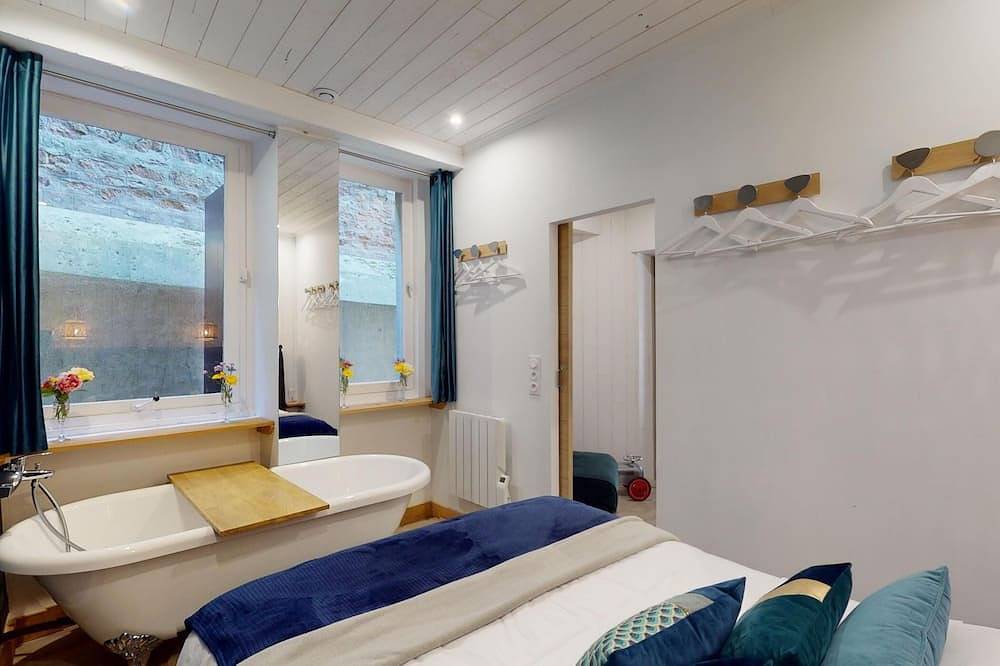 Piso · Villedieu-les-Poêles · ★3,77 · 1 dormitorio · 3 camas · 1 baño in Villedieu-les-Poêles, Côte de la Déroute