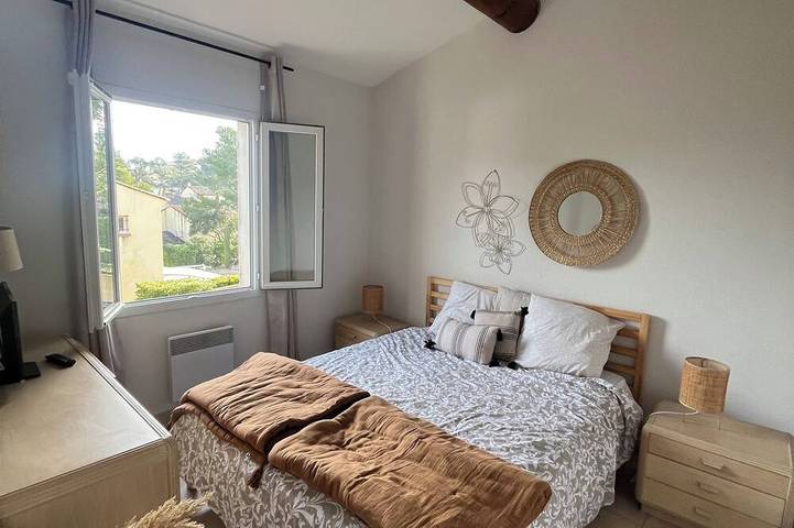 Location de vacances pour 8 personnes, avec jardin et terrasse dans Golf de Pont Royal - 4