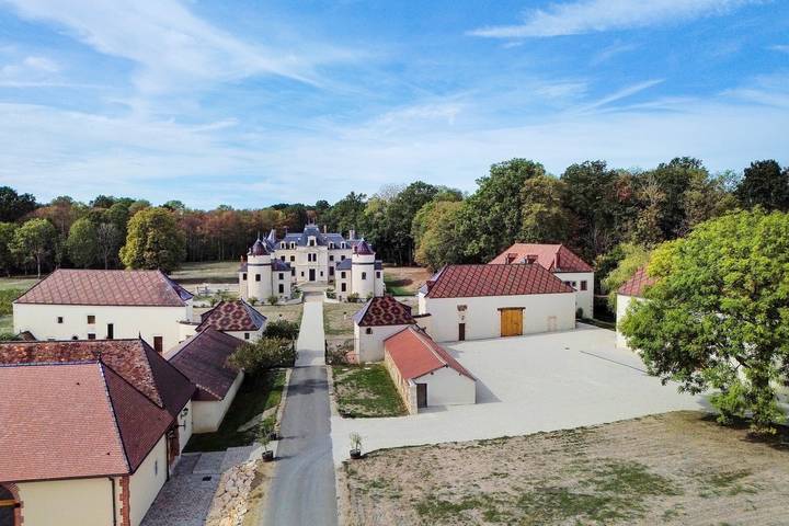 Bed & Breakfast 'Suite Douves 9 -3 Grange Arthuis' mit WLAN & Klimaanlage in Lavau, Loire-Tal