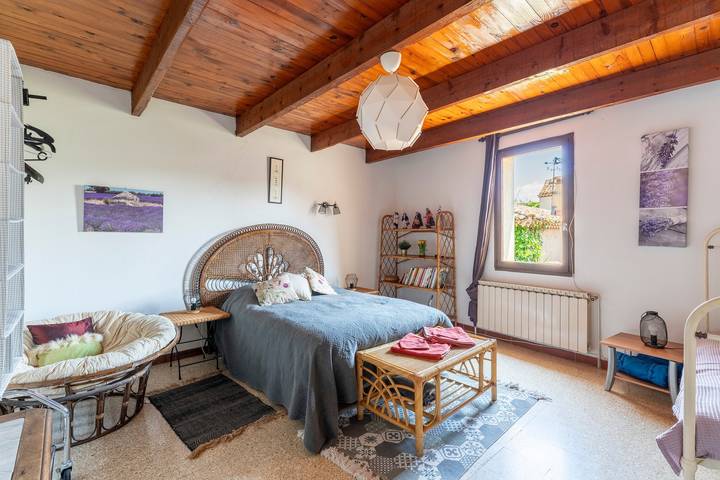 Casa vacanze 'L'oustalet' con terrazza privata, Wi-Fi e aria condizionata in Saint-Hilaire-d'Ozilhan, Nimes e dintorni