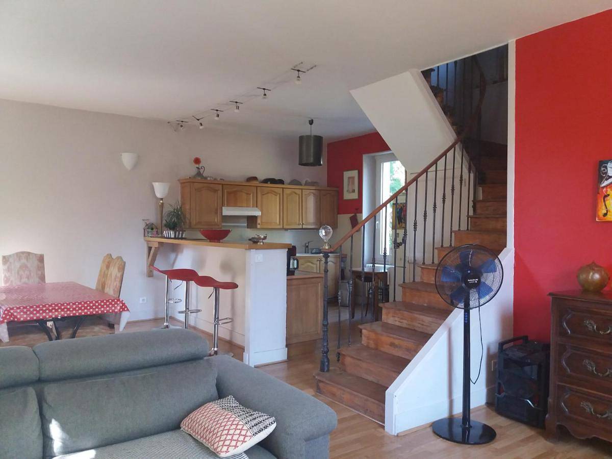 Three-Bedroom House in Peschadoires, Parc Naturel Régional Livradois-Forez
