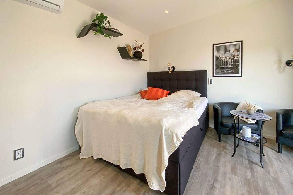 Cozy home in Tvååker with kitchen in Varberg, Halland