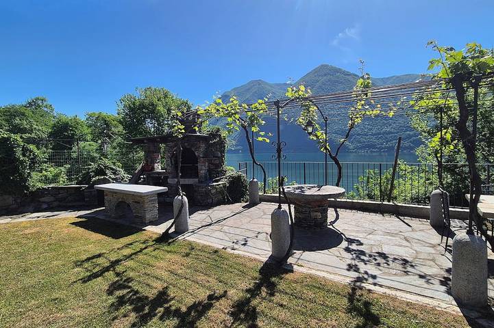 Villa für 10 Personen, mit Garten und Terrasse in Gemeinde Porlezza