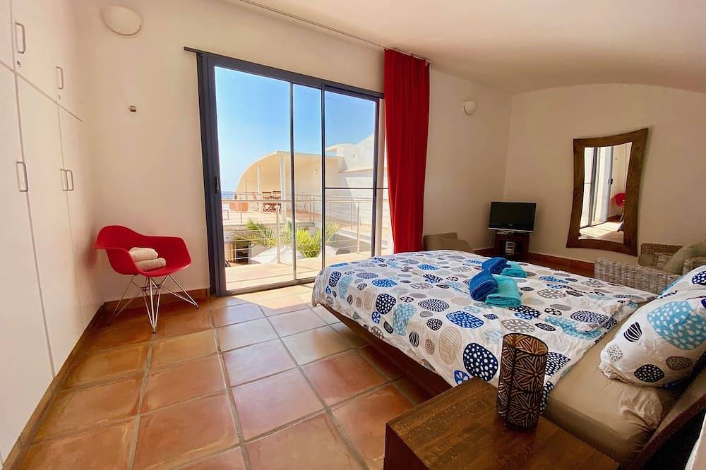 Bungalow, privater Pool und Glasfaser-Internet, nah am Meer, geschützter Patio. in Playa Esmeralda Norte, Südliche Bucht Costa Calma