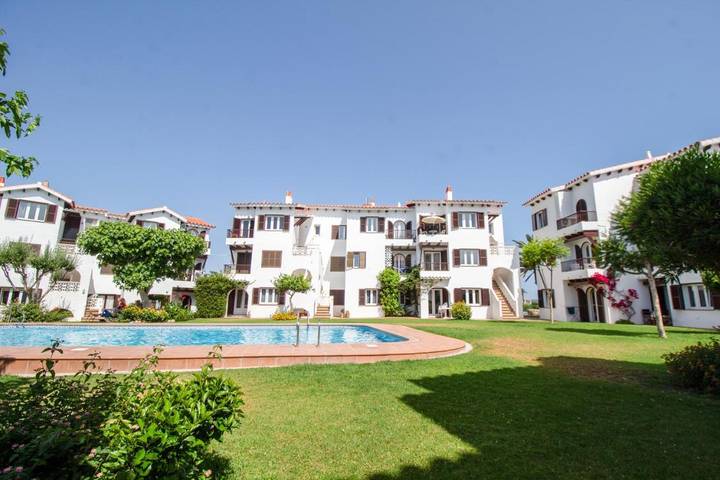 Ferienwohnung für 4 Personen, mit Ausblick und Garten sowie Pool, mit Haustier in Es Castell