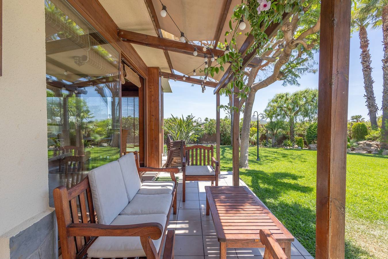 Vakantiehuis 'Elegant, Privacy en Comfort' met Zeezicht, Privézwembad en Wi-Fi in Calafell, Costa Dorada