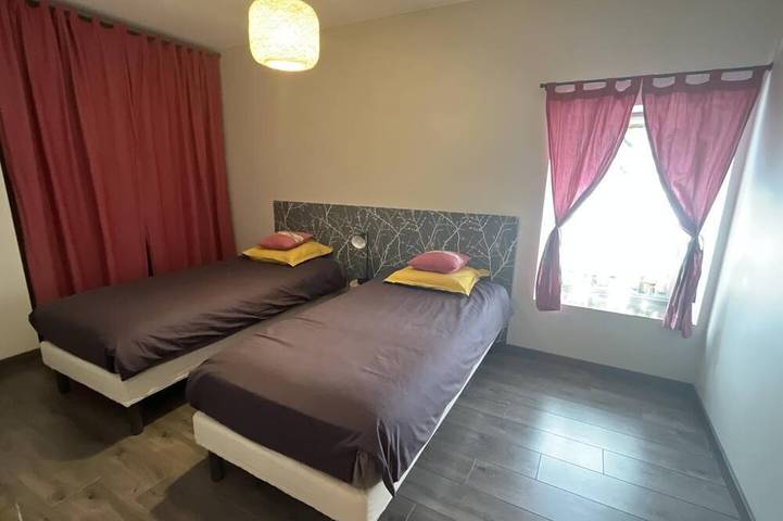 Location de vacances pour 4 personnes, avec Terrasse ainsi que Jardin et Piscine à Saint-Lattier - 3