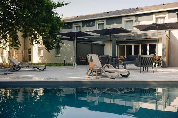 Hôtel pour 2 personnes, avec Terrasse et Piscine à Chambray-lès-Tours